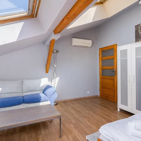 Flat With Cosy Attic - Castle Round The Corner - By Upstairs Apartment Krakow Exterior photo