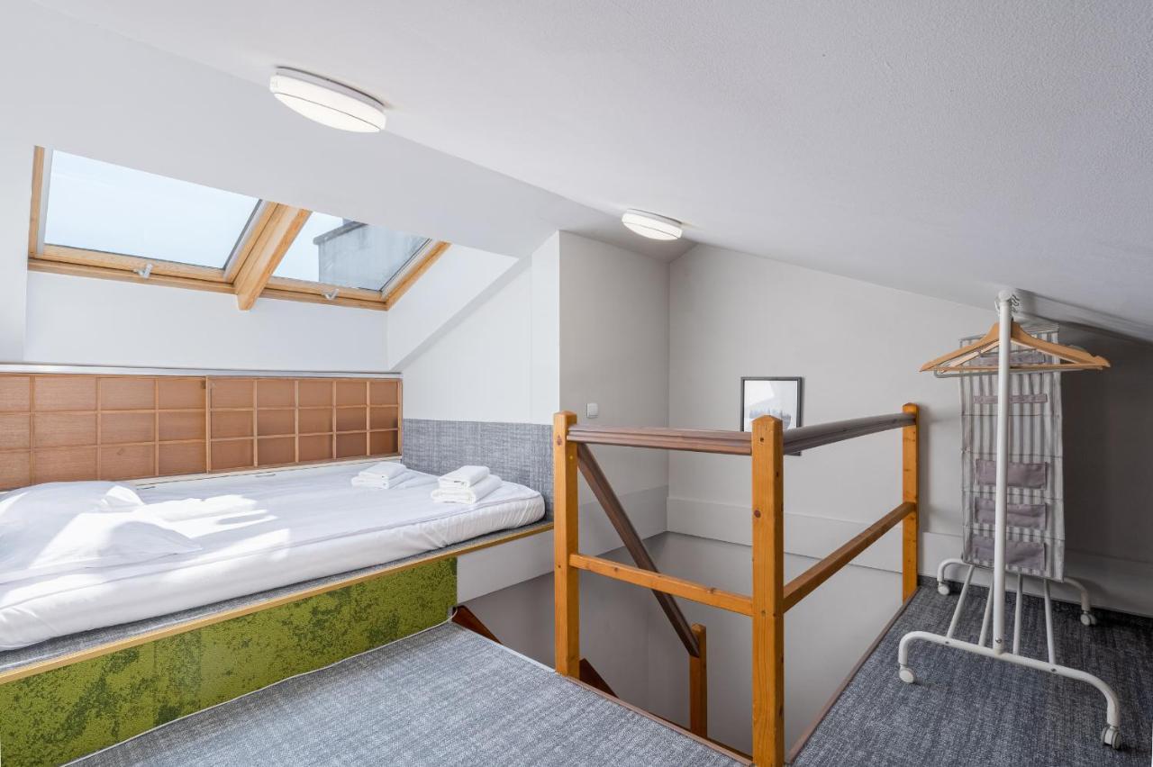 Flat With Cosy Attic - Castle Round The Corner - By Upstairs *