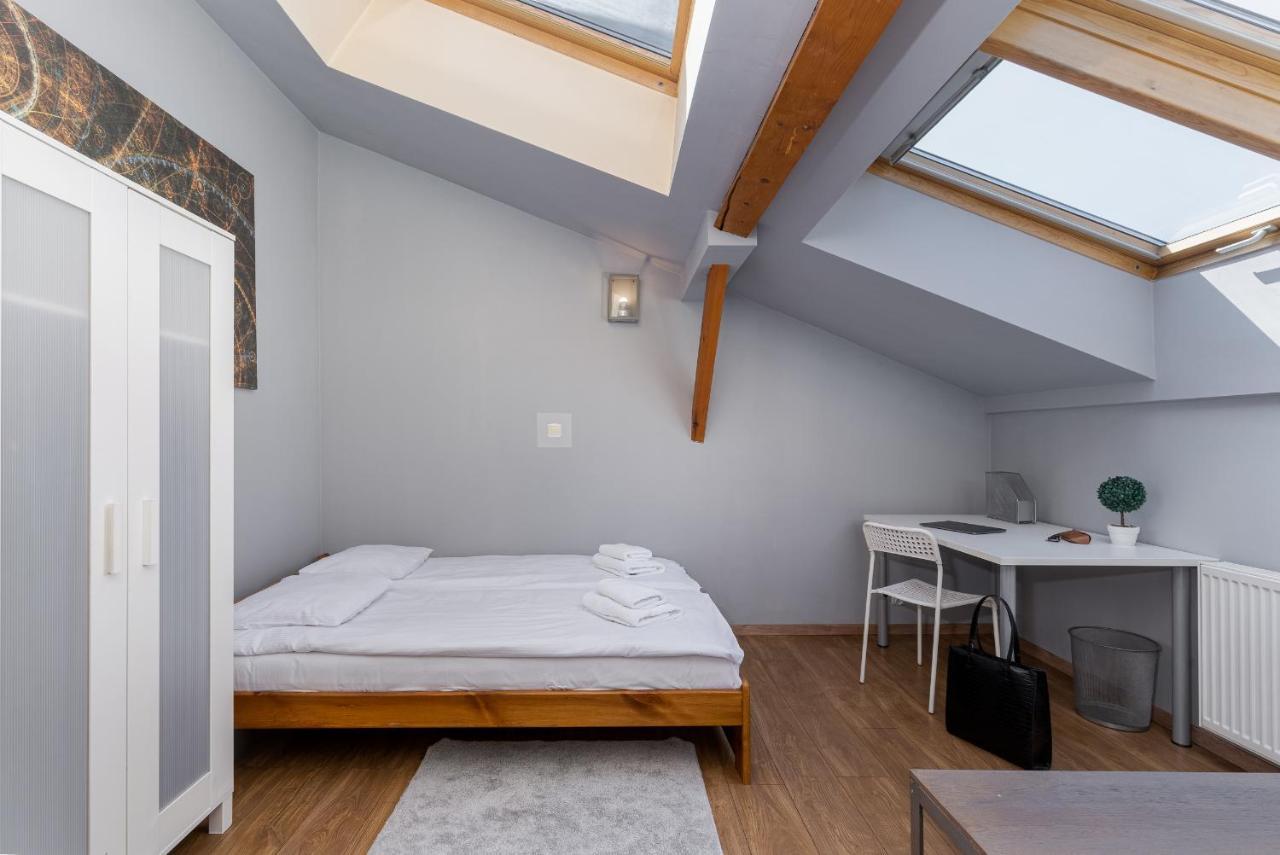 Flat With Cosy Attic - Castle Round The Corner - By Upstairs Apartment Krakow